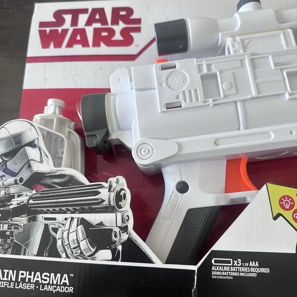 Star Wars 2016 Hasbro NERF‎ Captain Phasma Blaster Electronic Glowstrike Toy Gun